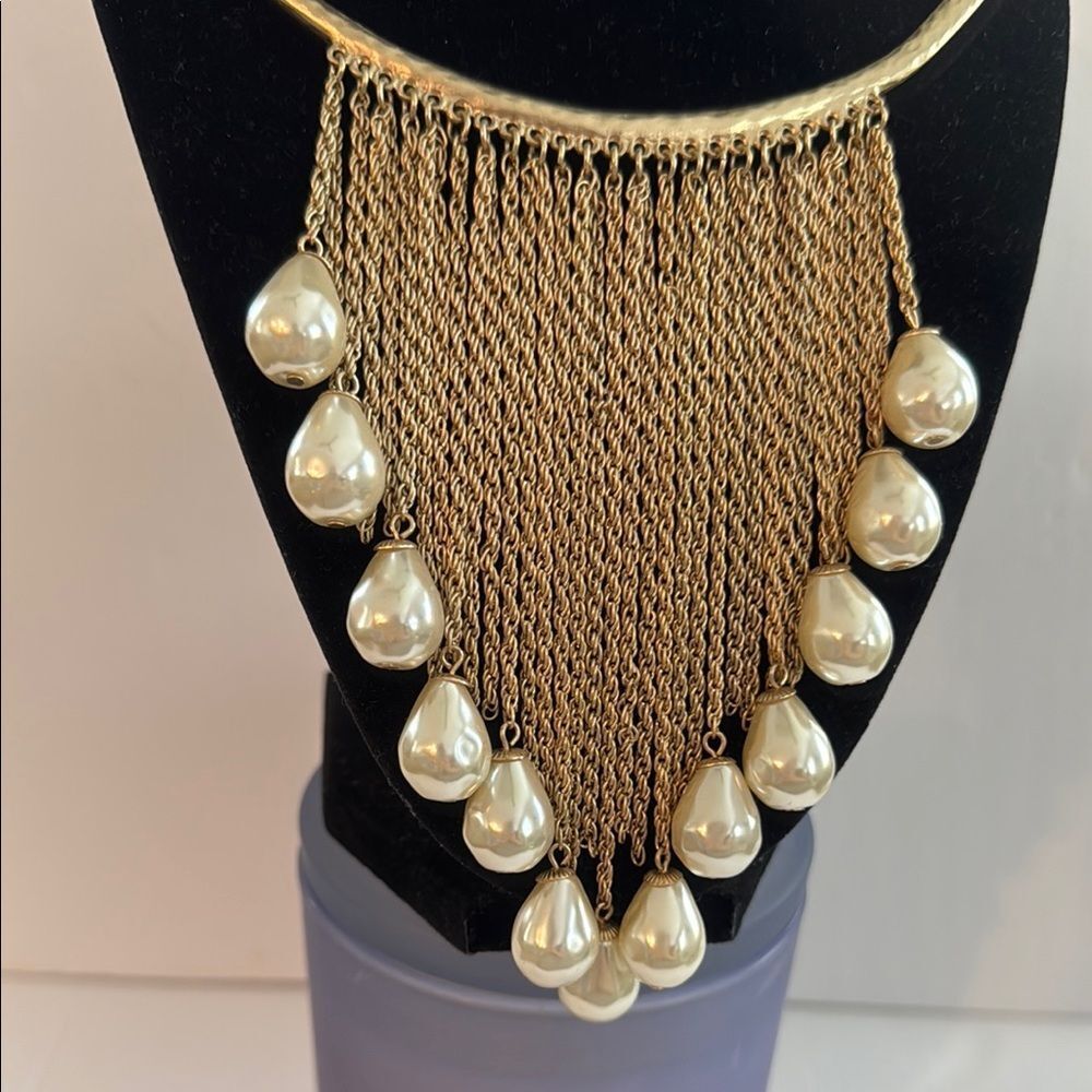NWT CHICO Elegant Gold and Pearl Necklace - Picture 2 of 12